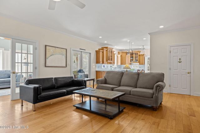 312 Lord Berkeley Drive, Emerald Isle, NC 28594