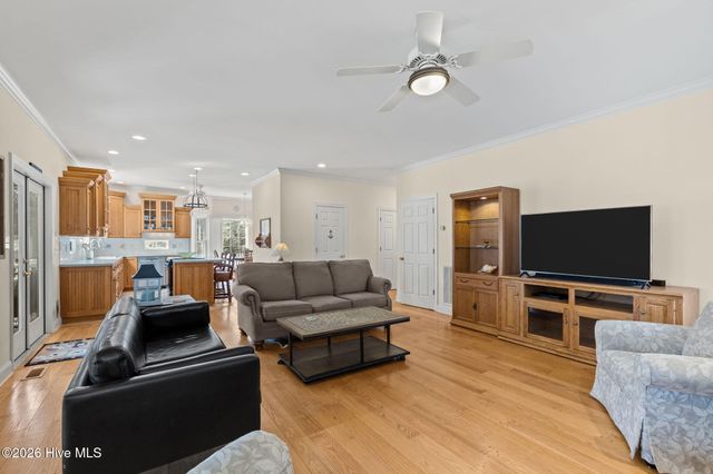 312 Lord Berkeley Drive, Emerald Isle, NC 28594