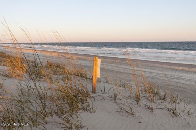 312 Lord Berkeley Drive, Emerald Isle, NC 28594