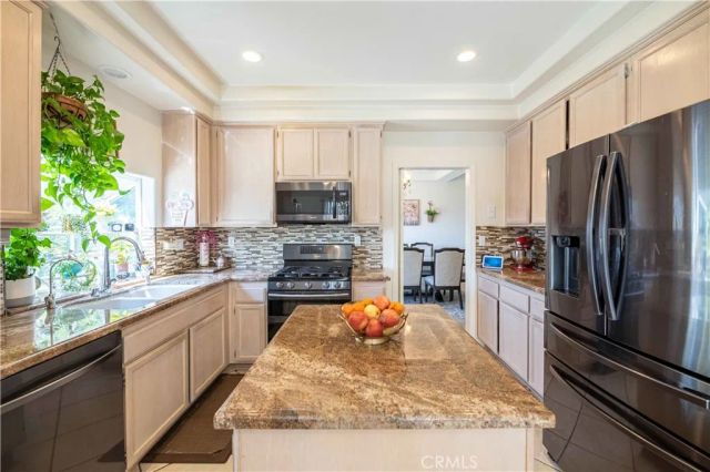 985 Brandon Avenue, Simi Valley, CA 93065