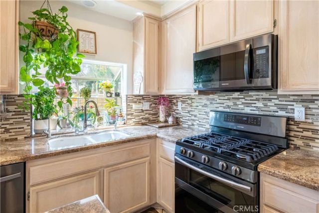 985 Brandon Avenue, Simi Valley, CA 93065