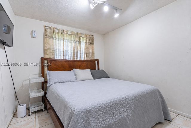 1409 NE 152nd St, North Miami Beach, FL 33162
