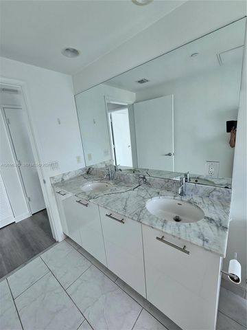 950 Brickell Bay Drive 3300, Miami, FL 33131