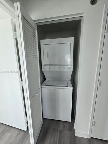 950 Brickell Bay Drive 3300, Miami, FL 33131