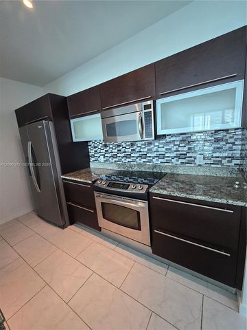 950 Brickell Bay Drive 3300, Miami, FL 33131