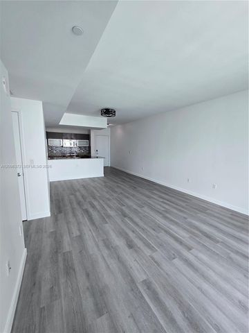 950 Brickell Bay Drive 3300, Miami, FL 33131