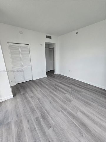 950 Brickell Bay Drive 3300, Miami, FL 33131