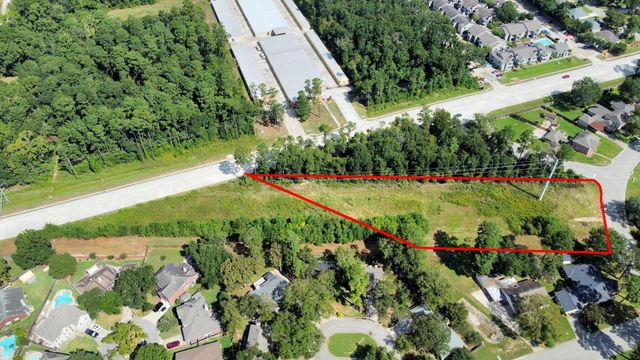 828 N Rivershire Drive, Conroe, TX 77304
