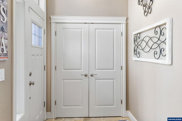 4697 Southampton Dr SE, Salem, OR 97302