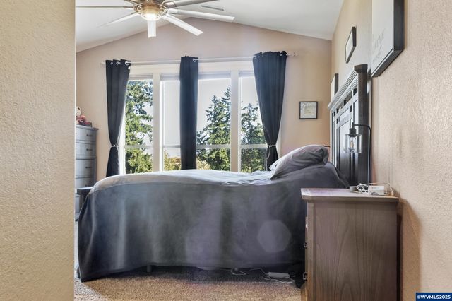 4697 Southampton Dr SE, Salem, OR 97302