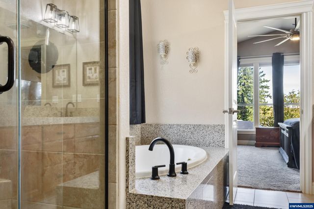 4697 Southampton Dr SE, Salem, OR 97302