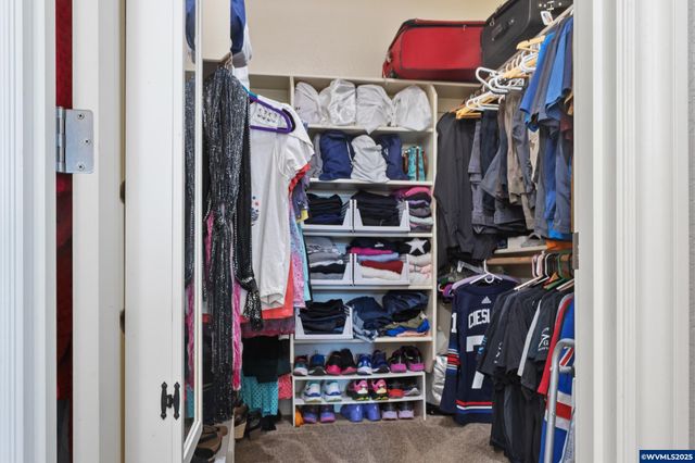 4697 Southampton Dr SE, Salem, OR 97302