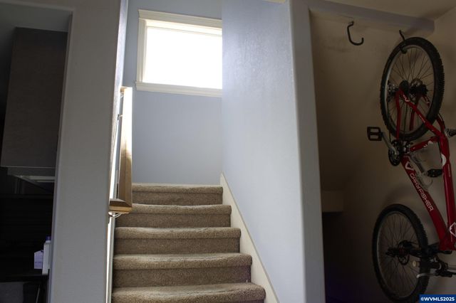 4697 Southampton Dr SE, Salem, OR 97302