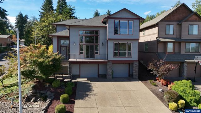 4697 Southampton Dr SE, Salem, OR 97302