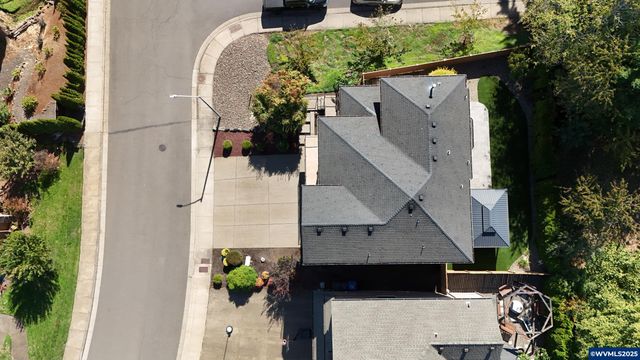 4697 Southampton Dr SE, Salem, OR 97302