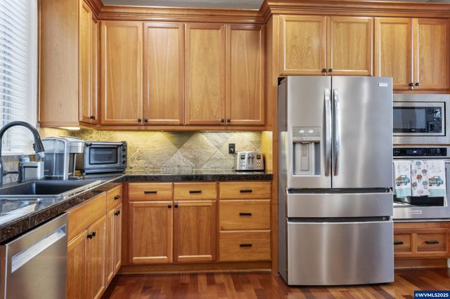 4697 Southampton Dr SE, Salem, OR 97302