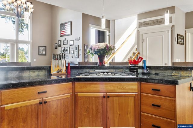 4697 Southampton Dr SE, Salem, OR 97302