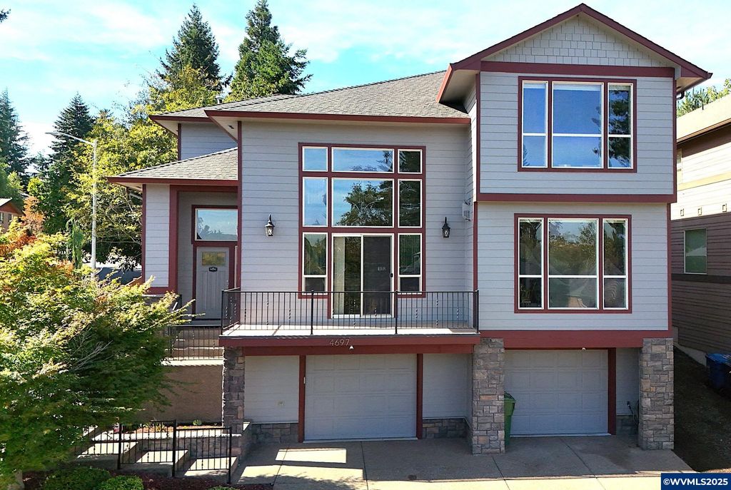 4697 Southampton Dr SE, Salem, OR 97302