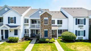 1521 Silverstone Drive 3, Carpentersville, IL 60110