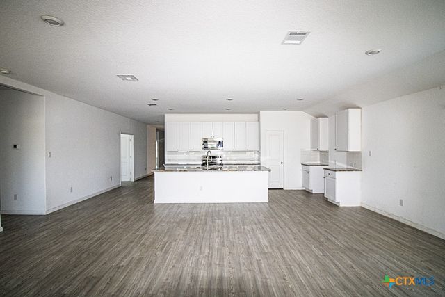 2700 San Martin Lane, Seguin, TX 78155