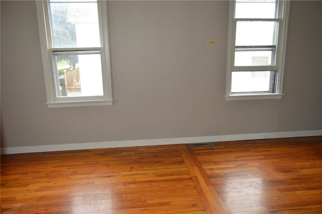 1014 A Avenue, Vinton, IA 52349