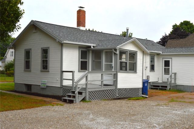 1014 A Avenue, Vinton, IA 52349