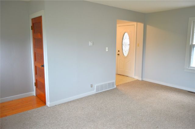 1014 A Avenue, Vinton, IA 52349