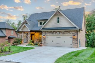 2351 Wolf Crossing Lane, Knoxville, TN 37932