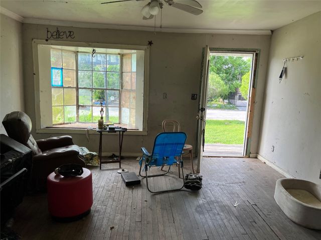 10138 Palestine Street, Houston, TX 77029