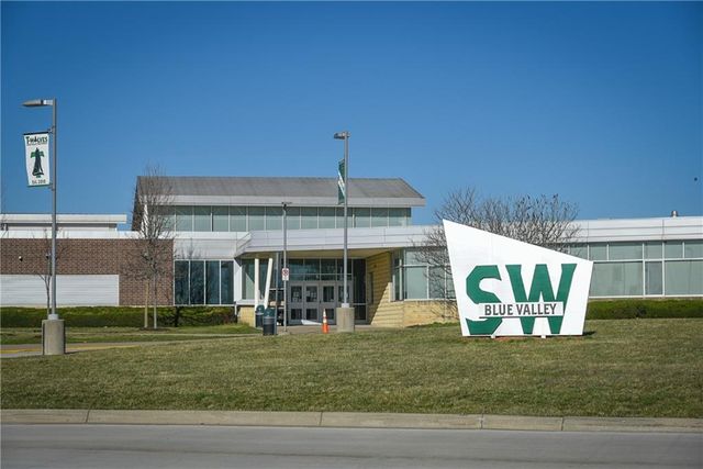12514 W 184th Terrace, Overland Park, KS 66013