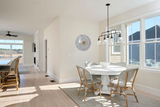 16 Metacomet Rd 16, West Bridgewater, MA 02379