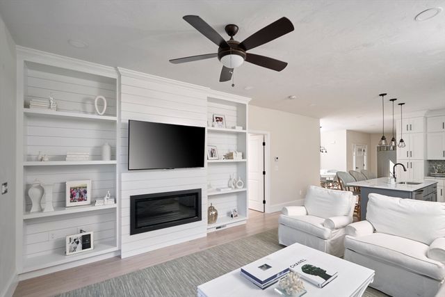 16 Metacomet Rd 16, West Bridgewater, MA 02379