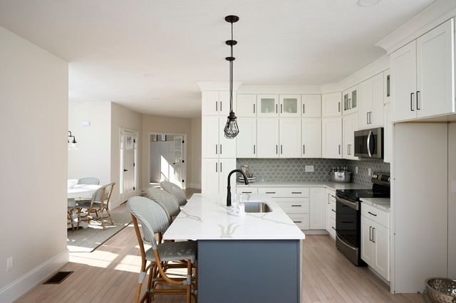 16 Metacomet Rd 16, West Bridgewater, MA 02379