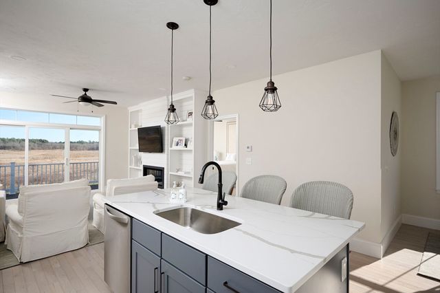 16 Metacomet Rd 16, West Bridgewater, MA 02379