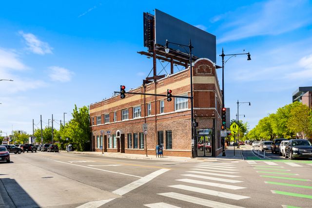 3906 W Belmont Avenue 1, Chicago, IL 60618