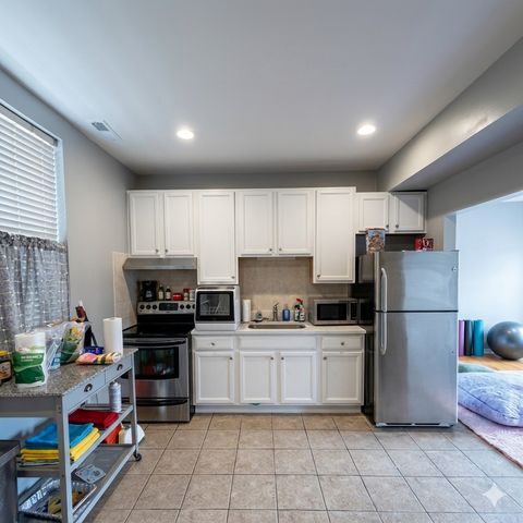 3906 W Belmont Avenue 1, Chicago, IL 60618