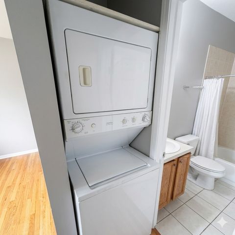 3906 W Belmont Avenue 1, Chicago, IL 60618