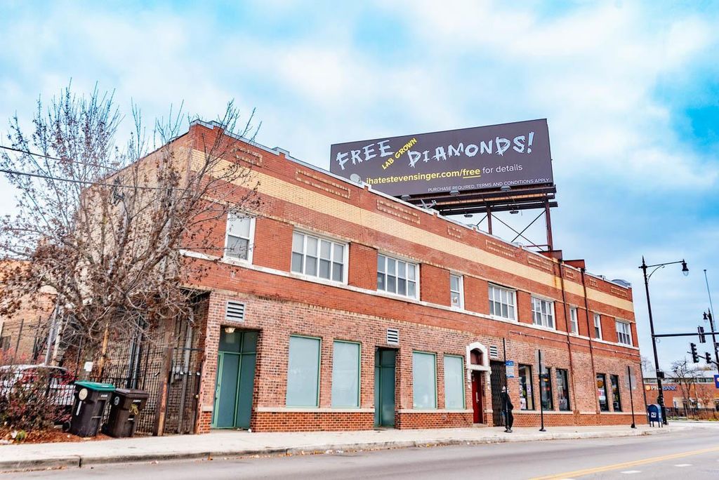 3906 W Belmont Avenue 1, Chicago, IL 60618