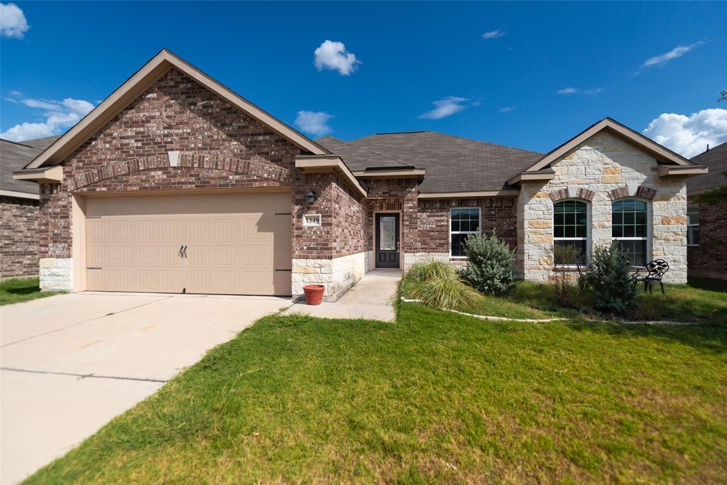 1349 Twin Estates DR, Kyle, TX 78640
