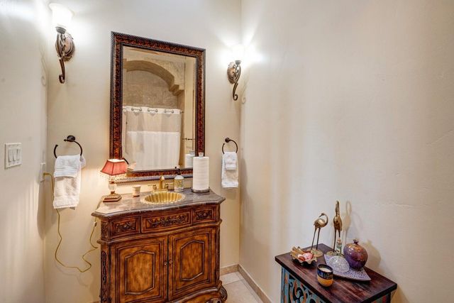 2200 Via Seville Road NW, Albuquerque, NM 87104