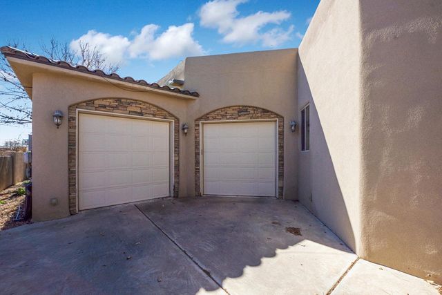 2200 Via Seville Road NW, Albuquerque, NM 87104