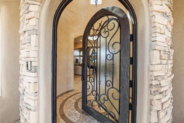 2200 Via Seville Road NW, Albuquerque, NM 87104