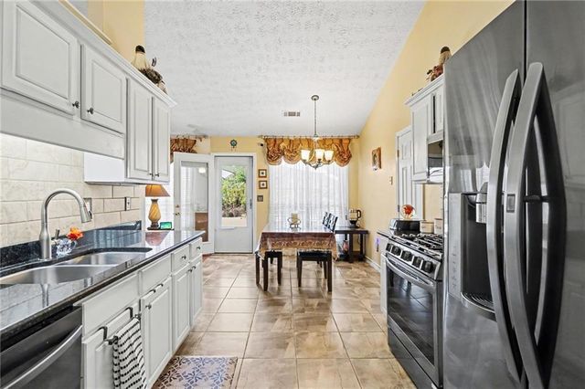 2130 Saint Thomas Way, Suwanee, GA 30024