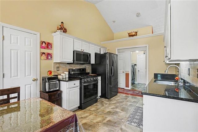 2130 Saint Thomas Way, Suwanee, GA 30024