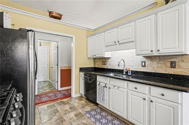 2130 Saint Thomas Way, Suwanee, GA 30024