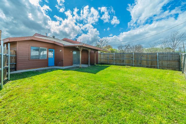 502 Prairie Dell Street, Lewisville, TX 75067