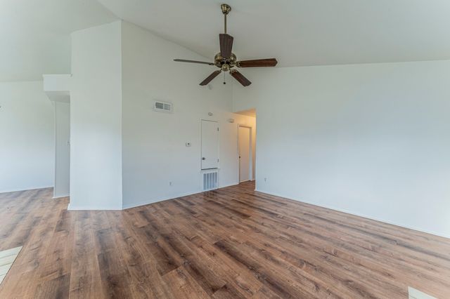 502 Prairie Dell Street, Lewisville, TX 75067