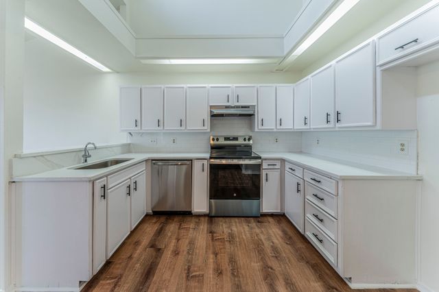 502 Prairie Dell Street, Lewisville, TX 75067