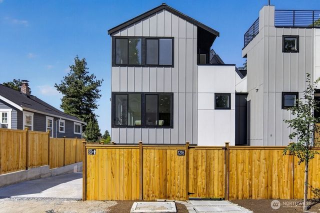 1216 NE 100th Street, Seattle, WA 98125