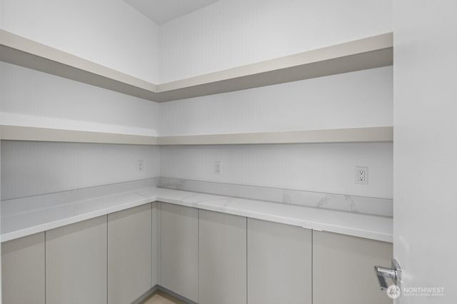 1216 NE 100th Street, Seattle, WA 98125